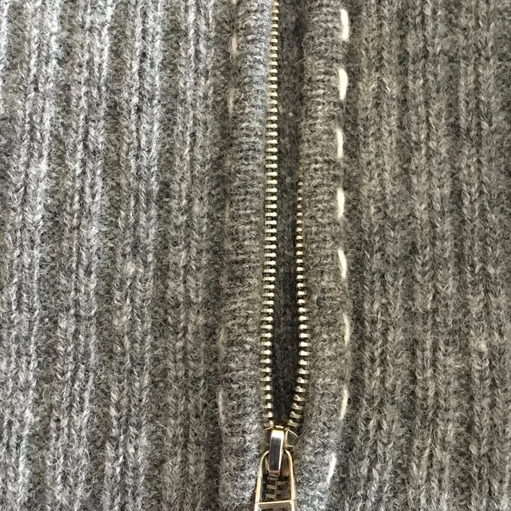 Sweater - Picture 4 of 5